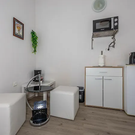 Dvokrevetna Soba Lela 3* Crikvenica