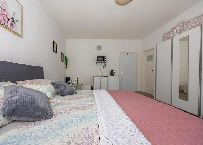 게스트하우스 Dvokrevetna Soba Lela 3*