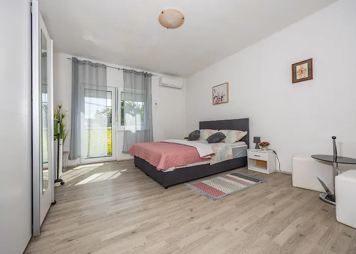 Dvokrevetna Soba Lela 게스트하우스 크리크베니카