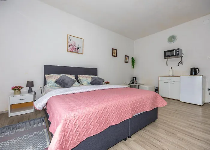 Dvokrevetna Soba Lela 게스트하우스 크리크베니카