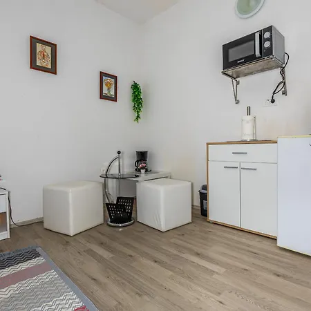 Dvokrevetna Soba Lela